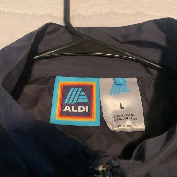Aldi rainbow navy windbreaker like new size large - Picture 3 of 6